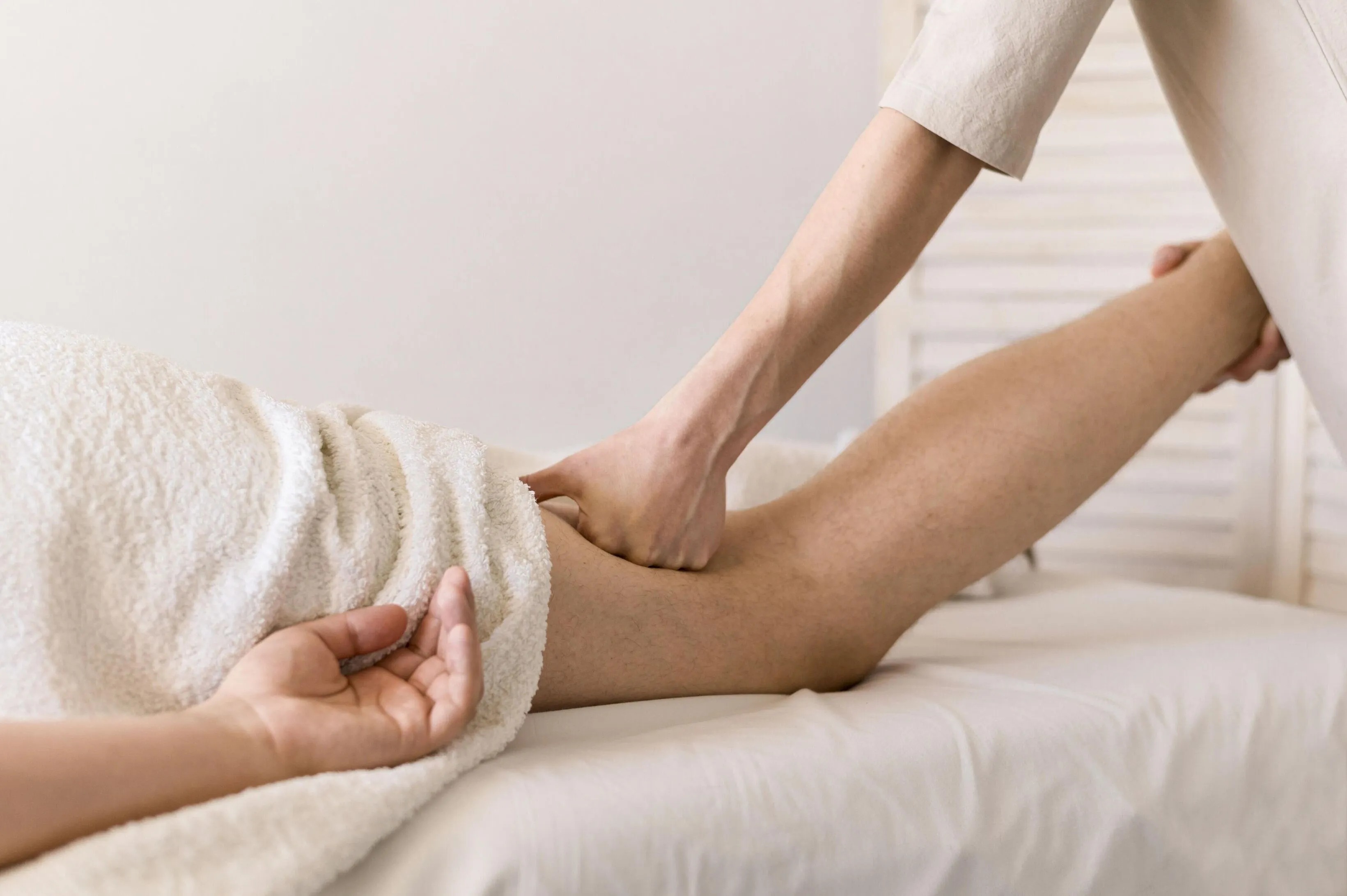 Le massage jambes lourdes